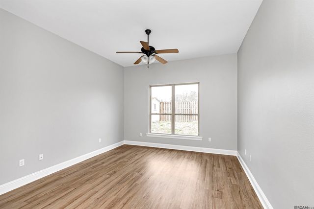 39350 St Charles Ave, Gonzales, LA 70737