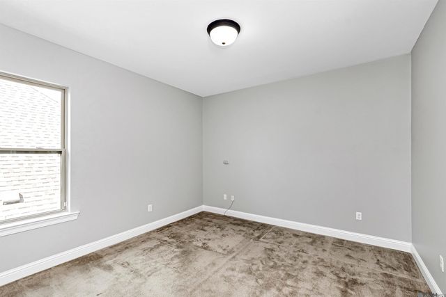 39350 St Charles Ave, Gonzales, LA 70737