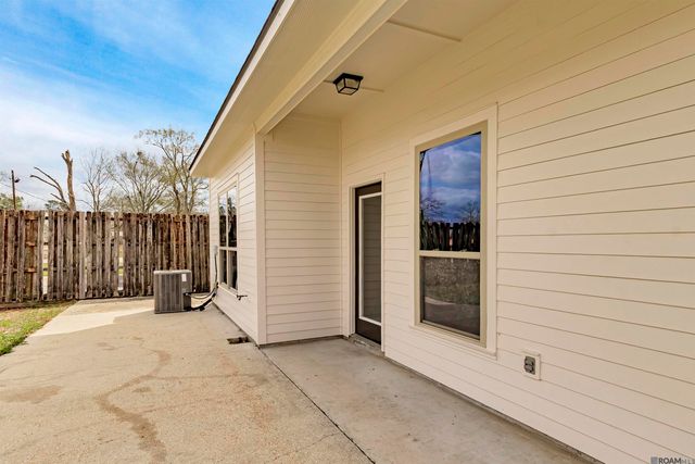 39350 St Charles Ave, Gonzales, LA 70737