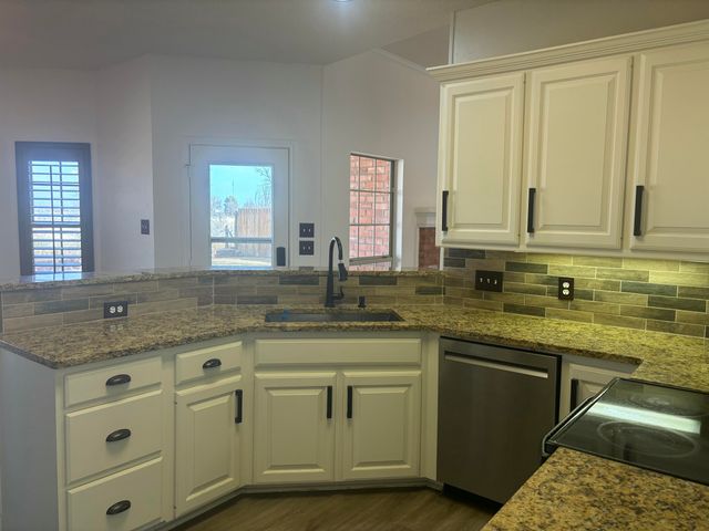 6 N Rim Road, Ransom Canyon, TX 79366