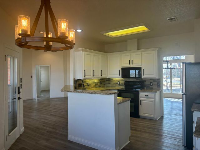 6 N Rim Road, Ransom Canyon, TX 79366