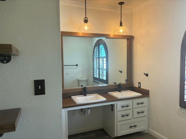 6 N Rim Road, Ransom Canyon, TX 79366