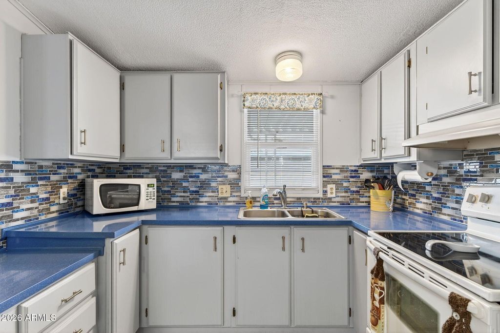 Image 8 of property listing at 9828 E PUEBLO Avenue 34, Mesa, AZ 85208