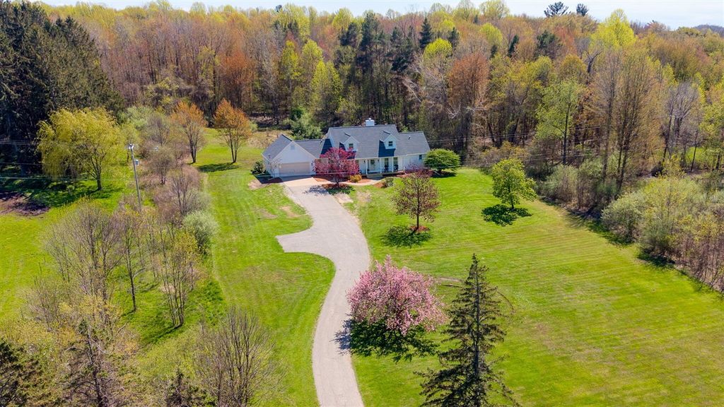6352 143rd Avenue, Holland, MI 49423