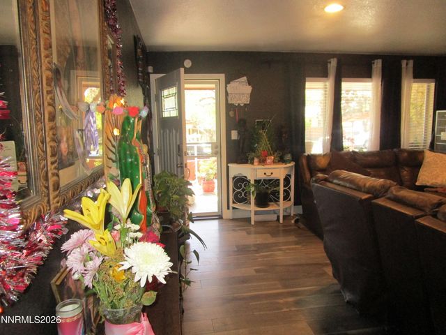 908 Ivy Street, Carson City, NV 89703