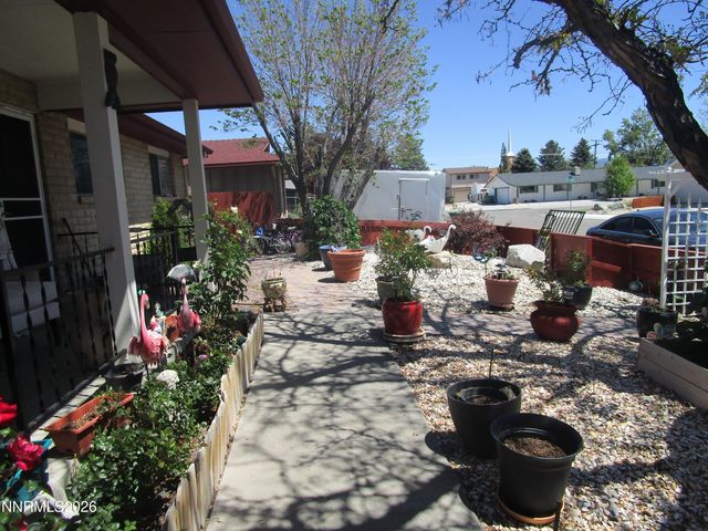 908 Ivy Street, Carson City, NV 89703