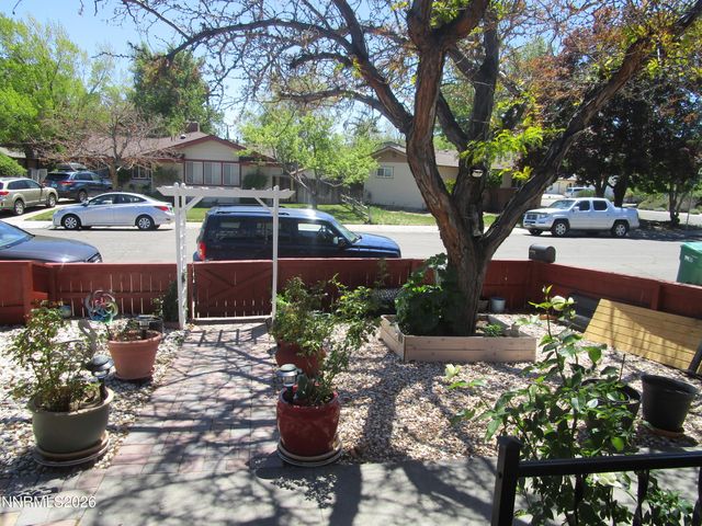 908 Ivy Street, Carson City, NV 89703