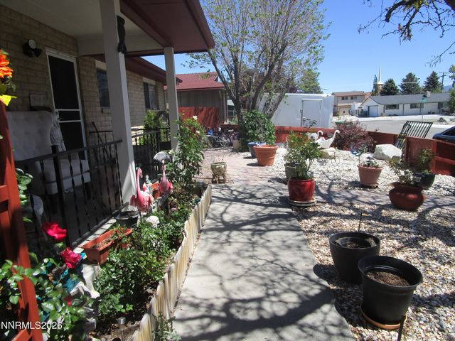 908 Ivy Street, Carson City, NV 89703