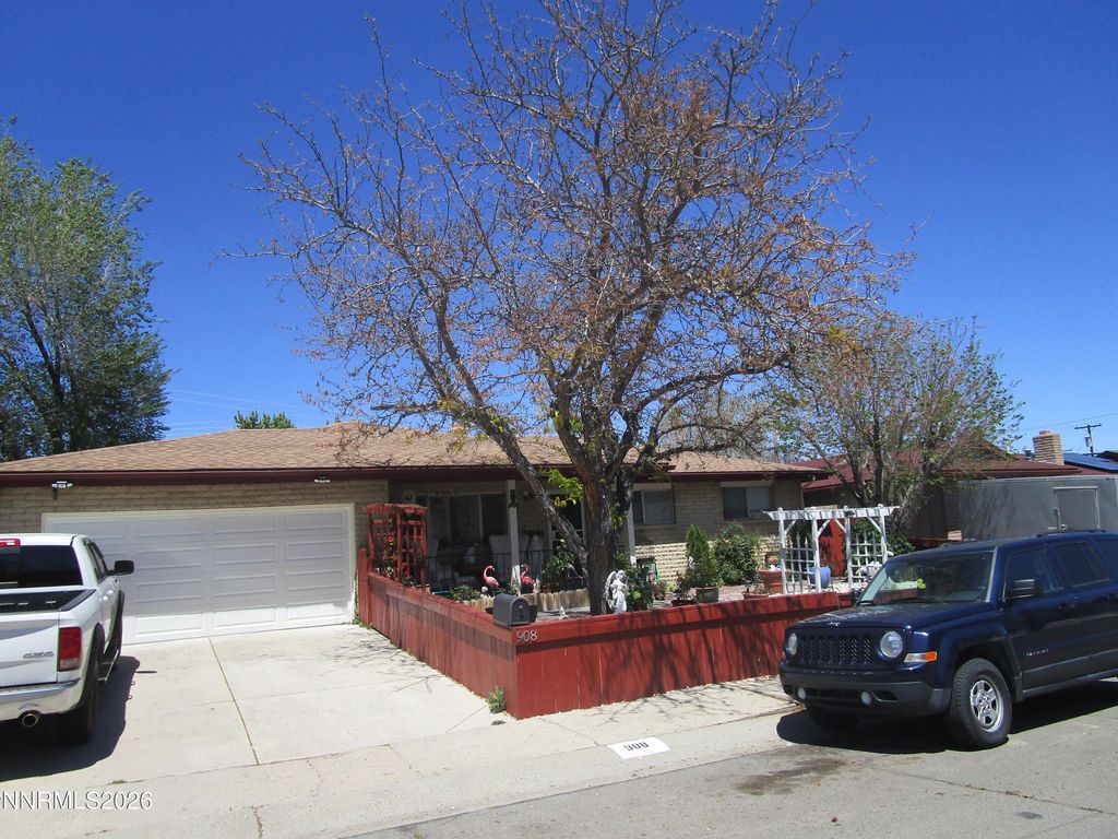 908 Ivy Street, Carson City, NV 89703
