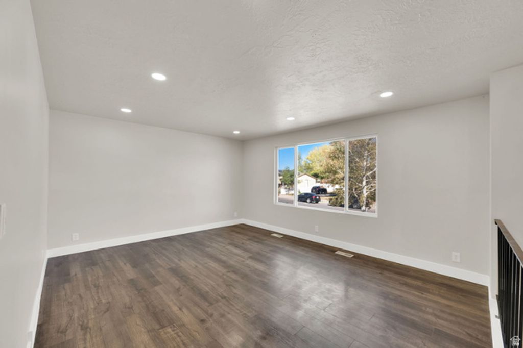 4609 W TWILIGHT DR, Kearns, UT 84118 — photo 5