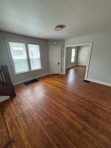 2568 Indianola Avenue, Columbus, OH 43202