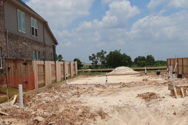 27206 Scarlet Paint Brush Drive, Hockley, TX 77447