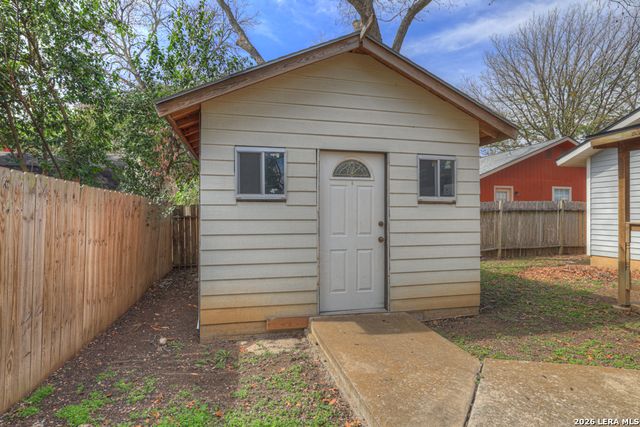 313 Armstrong, San Marcos, TX 78666