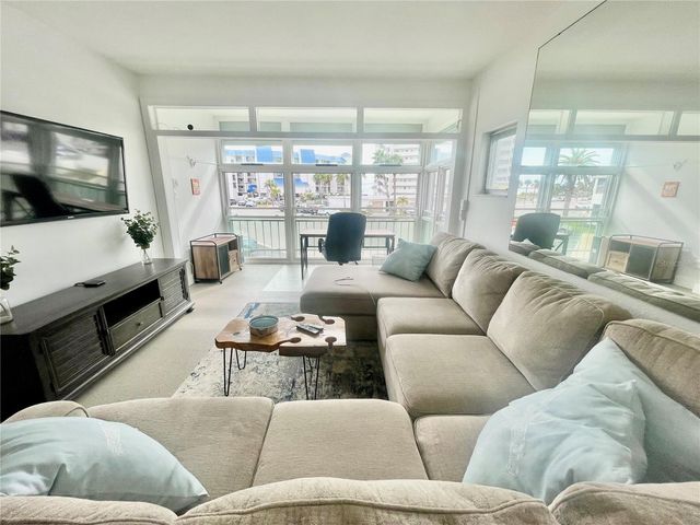 7050 SUNSET WAY 19, St Pete Beach, FL 33706