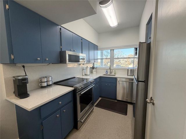 7050 SUNSET WAY 19, St Pete Beach, FL 33706