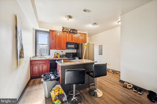 1812 W MONTGOMERY AVE, Philadelphia, PA 19121