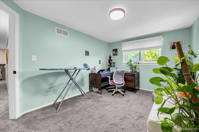 1174 Player Drive, Troy, MI 48085
