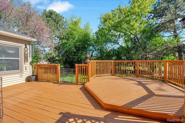 1174 Player Drive, Troy, MI 48085