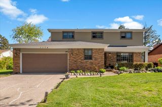 1174 Player Drive, Troy, MI 48085