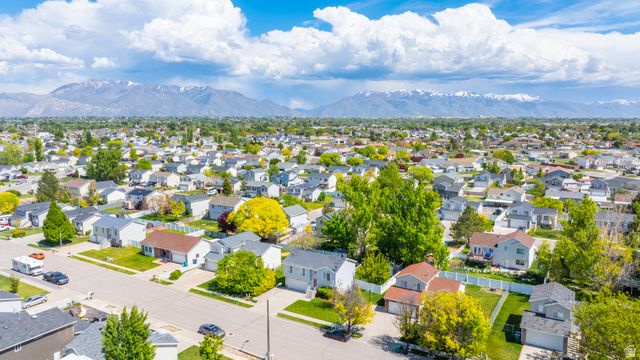 5426 S 4175 W, Roy, UT 84067