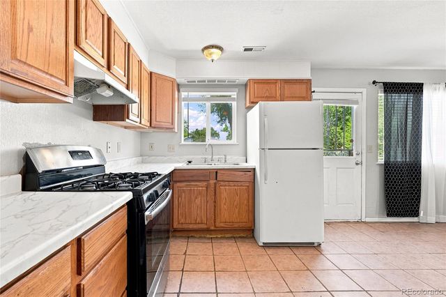 931 S Utica Street, Denver, CO 80219