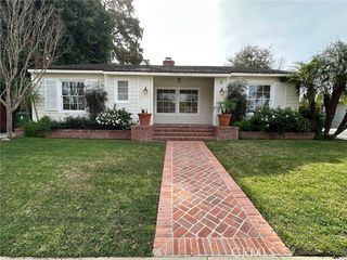 15440 Dickens Street, Sherman Oaks, CA 91403