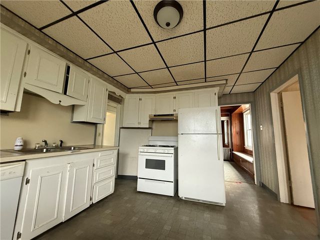 49 Sumner Avenue, Cranston, RI 02920