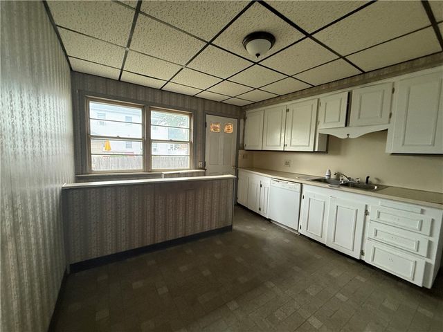 49 Sumner Avenue, Cranston, RI 02920