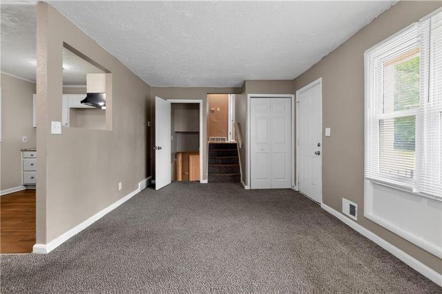 3900 E 47TH Terrace, Kansas City, MO 64130