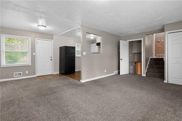 3900 E 47TH Terrace, Kansas City, MO 64130