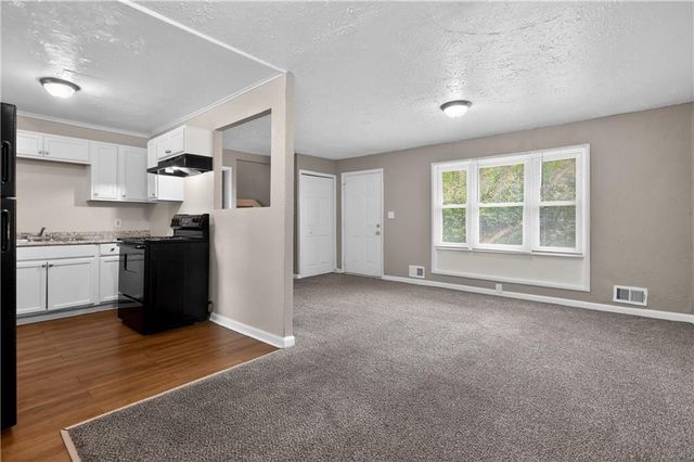 3900 E 47TH Terrace, Kansas City, MO 64130