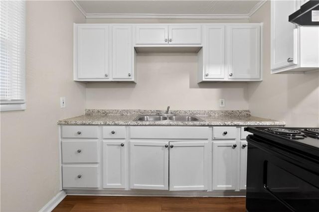 3900 E 47TH Terrace, Kansas City, MO 64130