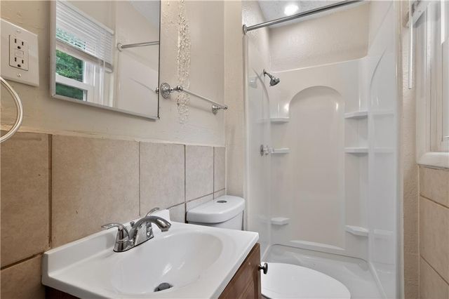 3900 E 47TH Terrace, Kansas City, MO 64130