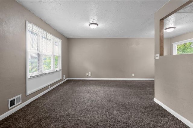 3900 E 47TH Terrace, Kansas City, MO 64130