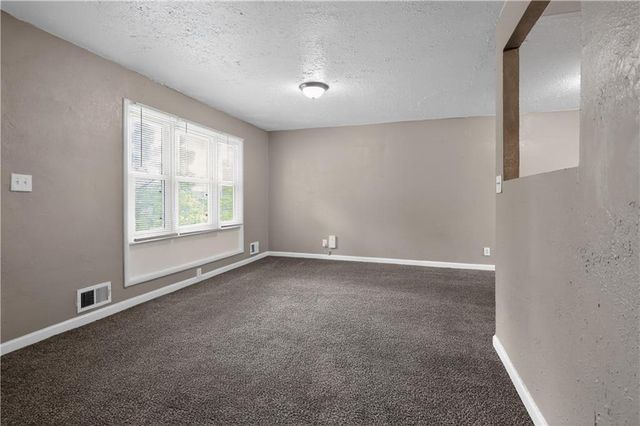 3900 E 47TH Terrace, Kansas City, MO 64130