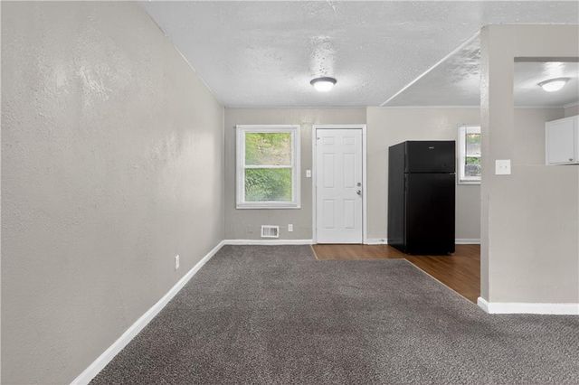3900 E 47TH Terrace, Kansas City, MO 64130
