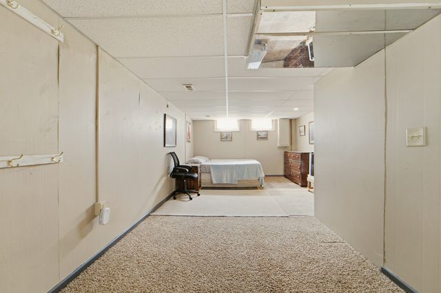 3910 E 8th Street, Des Moines, IA 50316