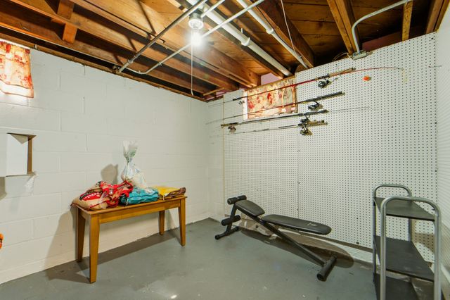 3910 E 8th Street, Des Moines, IA 50316