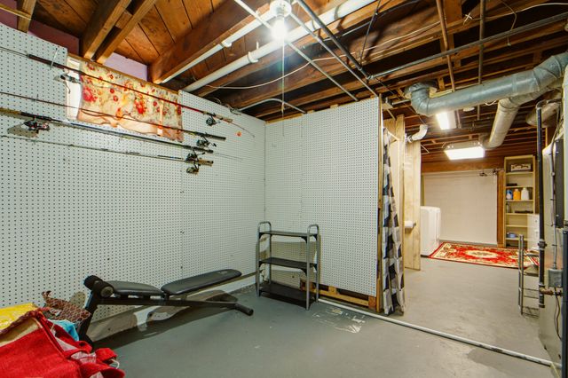 3910 E 8th Street, Des Moines, IA 50316