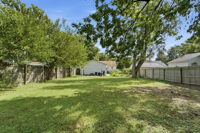 3910 E 8th Street, Des Moines, IA 50316