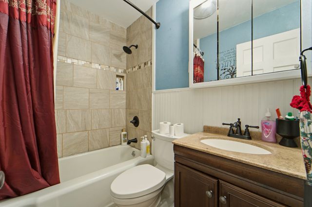 3910 E 8th Street, Des Moines, IA 50316
