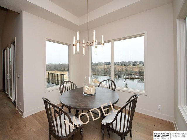 9956 S 118th Street, Papillion, NE 68046