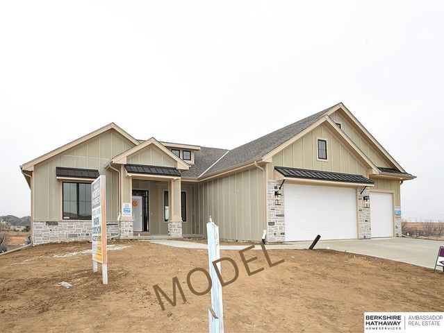 9956 S 118th Street, Papillion, NE 68046
