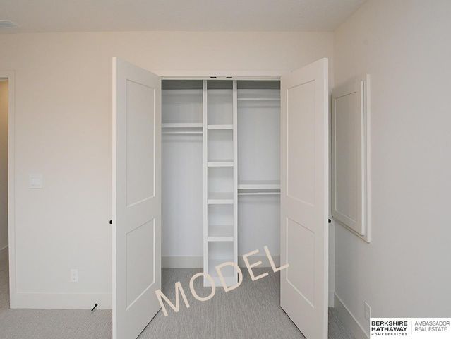 9956 S 118th Street, Papillion, NE 68046