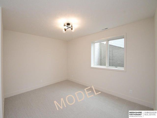 9956 S 118th Street, Papillion, NE 68046