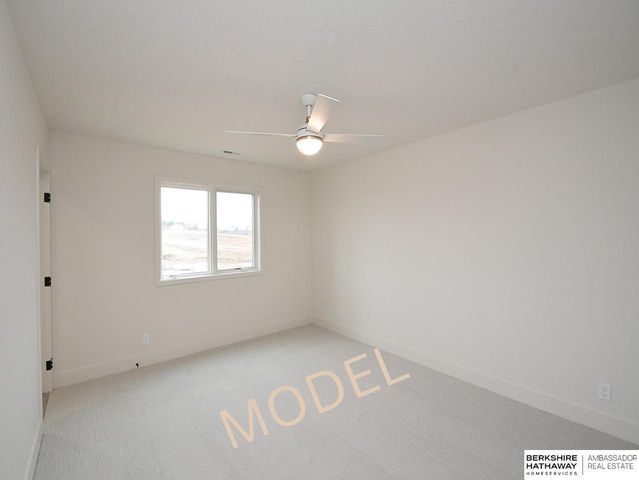 9956 S 118th Street, Papillion, NE 68046