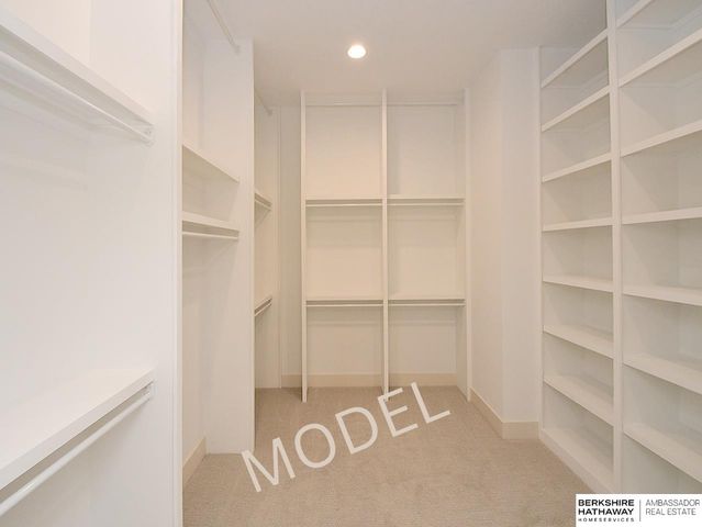 9956 S 118th Street, Papillion, NE 68046