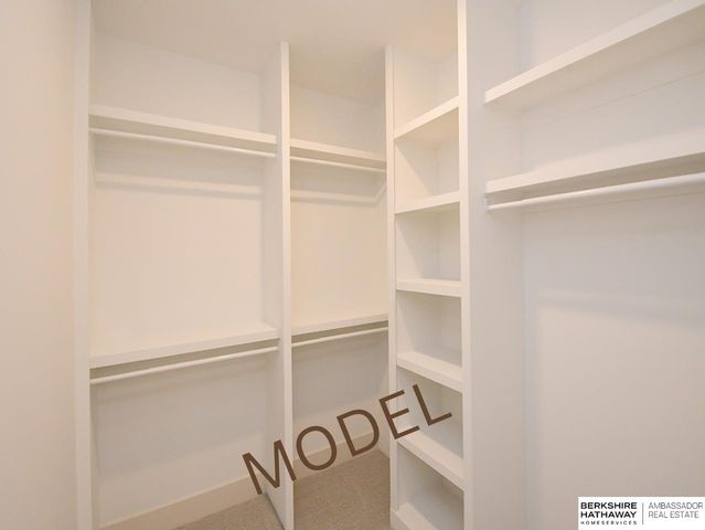 9956 S 118th Street, Papillion, NE 68046