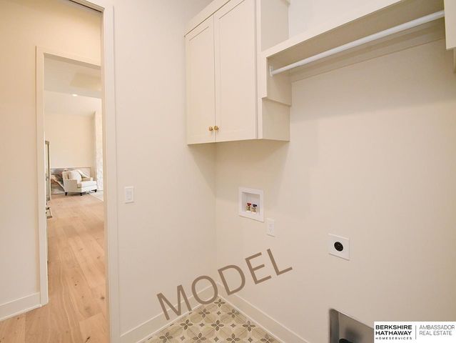 9956 S 118th Street, Papillion, NE 68046