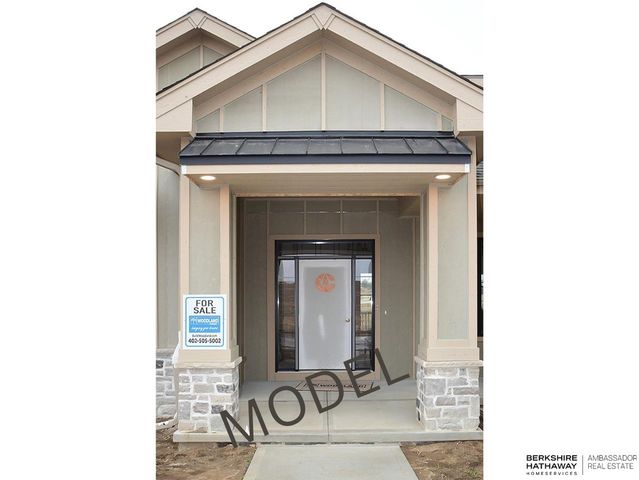 9956 S 118th Street, Papillion, NE 68046